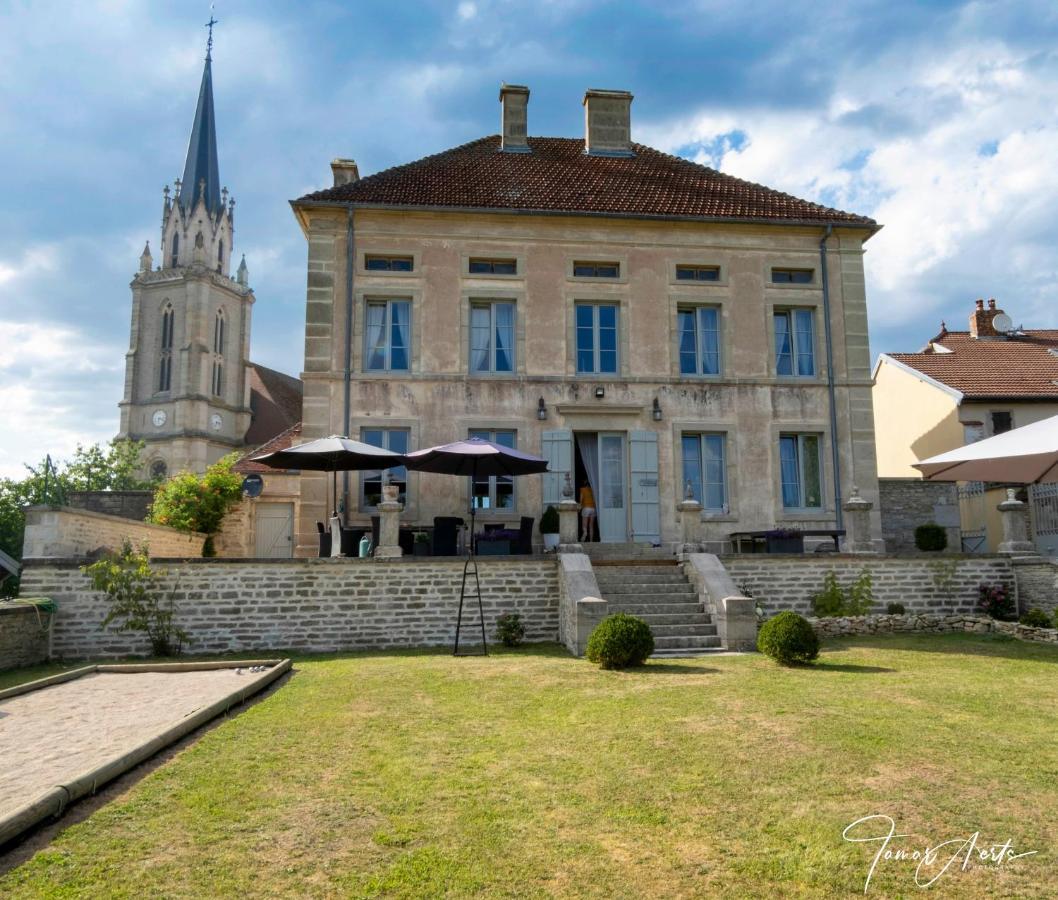 Le vieux presbytère Confracourt Esterno foto
