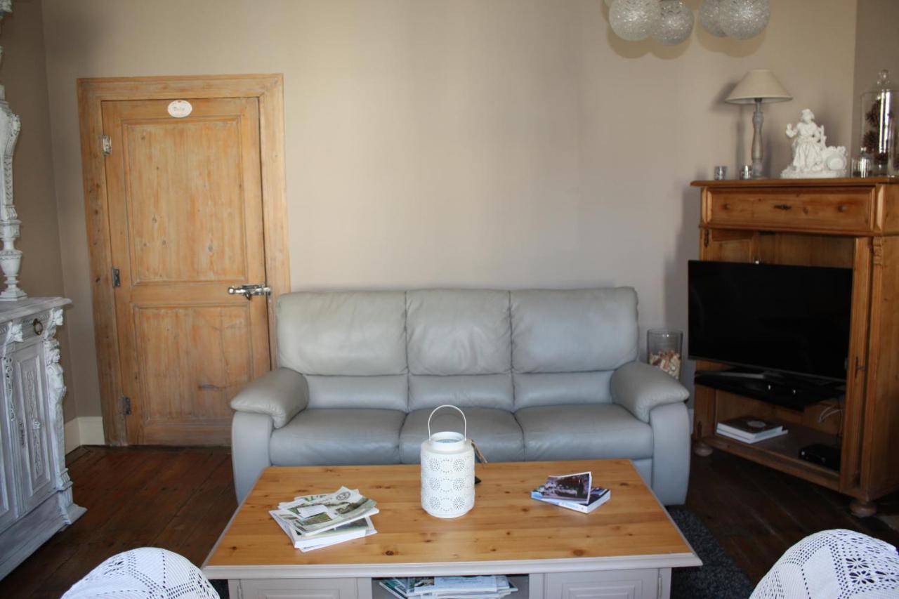 Le vieux presbytère Confracourt Esterno foto